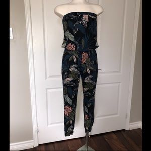 Aritzia Talula Tabata Jumpsuit Black Floral XS